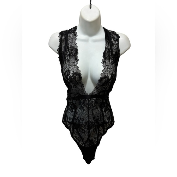 Torrid Curve Black Chantilly Lace Strappy Halter Bodysuit Lingerie 2X Coquette - Picture 2 of 9